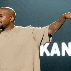 Kanye West nhận giải thưởng VMA Video Vanguard