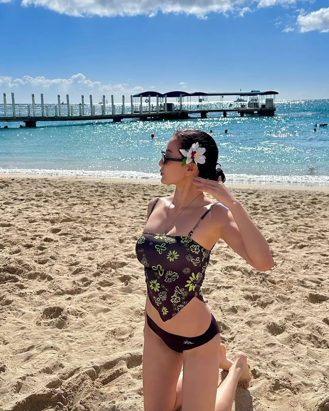 Cô nàng không ngại khoe body săn chắc của mình
