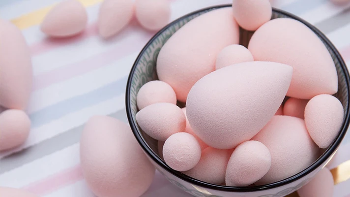 7 sai lầm khi sử dụng mút trang điểm mà bạn không nhận ra - ELLE Việt Nam