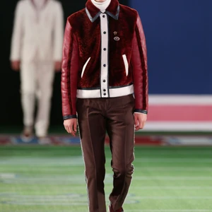 show diễn Tommy Hilfiger