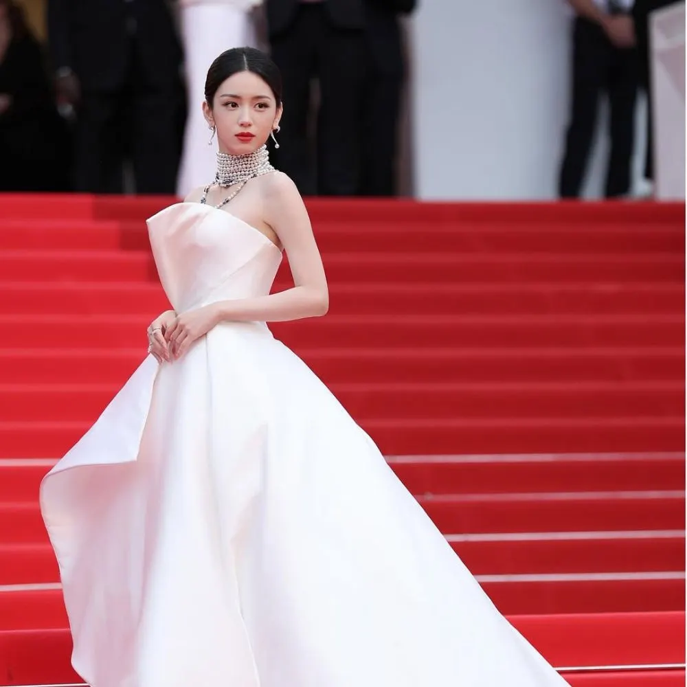 Châu Dã đẹp tại Cannes 2025
