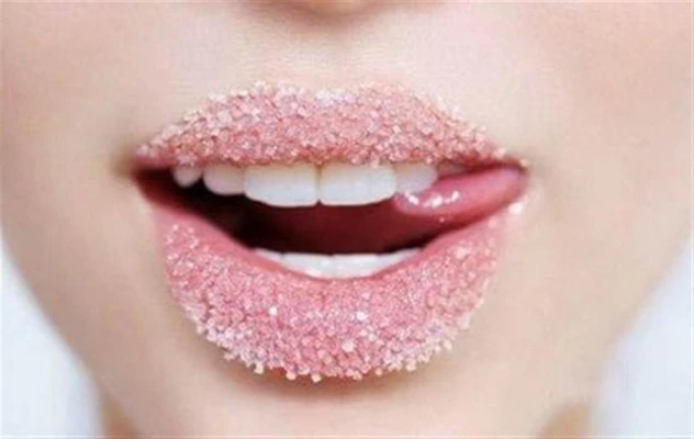 Tầy tế bào chết cho môi tại nhà