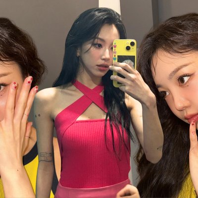 xăm hình - Soojin và Chaeyoung tạo kiểu tóc uốn lơi và selfie để khoe hình xăm trên ngón tay