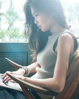 ELLE lắng nghe bạn: Đồng nghiệp ganh ghét