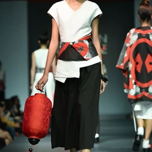Trinh dien thoi trang