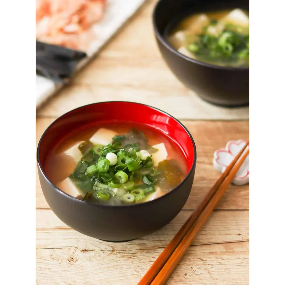 Món canh rong biển truyền thống của Nhật Bản.