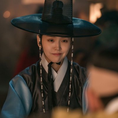 thời trang của nữ chính "Check in Hanyang" Kim Ji Eun