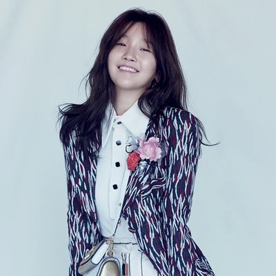 Park So Dam trong trang phục Louis Vuitton Xuân Hè 2020