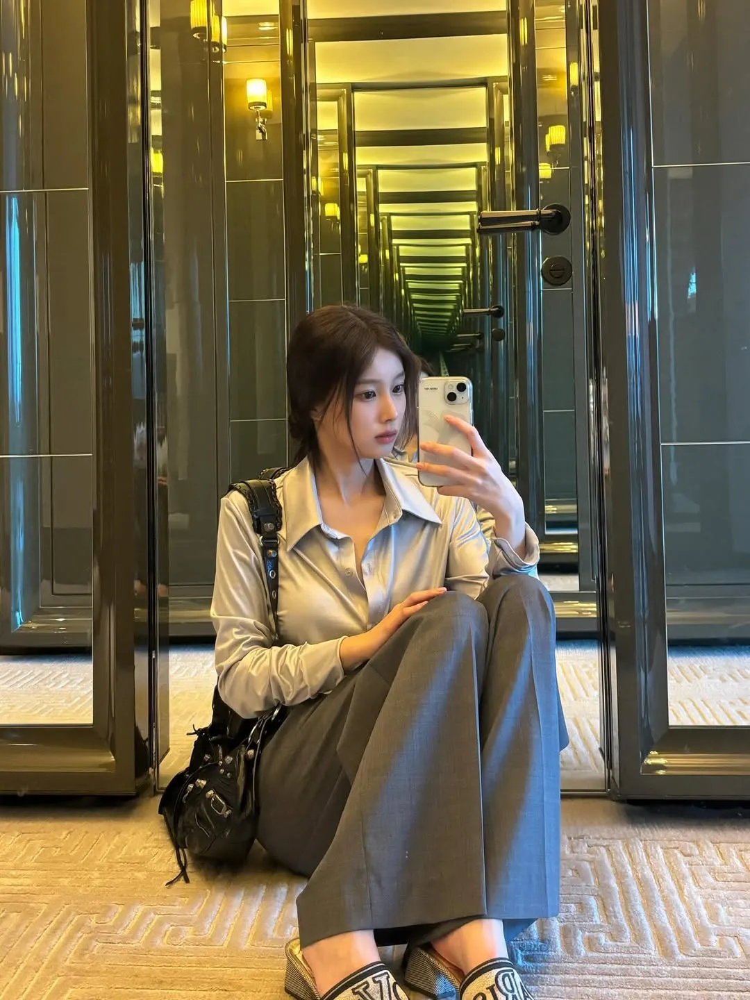 Áo sơ mi fashionista.