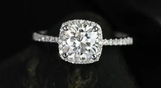 kim cuong nhan tao Moissanite
