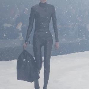 Balenciaga RTW Thu Đông 2022 look 3