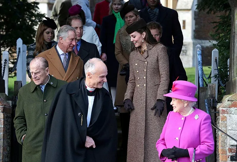 Những điều Meghan Markle (hay chúng ta) nên biết khi gặp Nữ hoàng vào dịp Giáng sinh