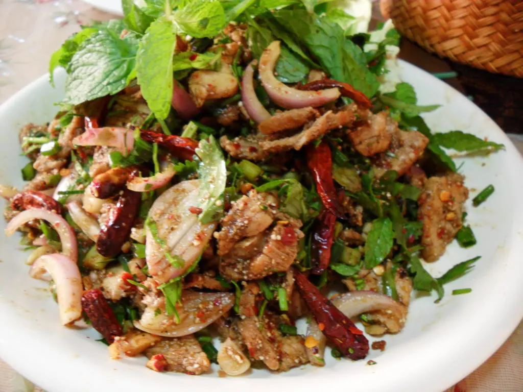 Nam tok moo, Thái Lan
