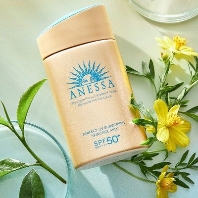 Kem chống nắng Anessa bảo vệ da trong ngày Hè