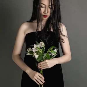 Diễn viên múa Linh Nga trong thiết kế của NTK Li Lam 06