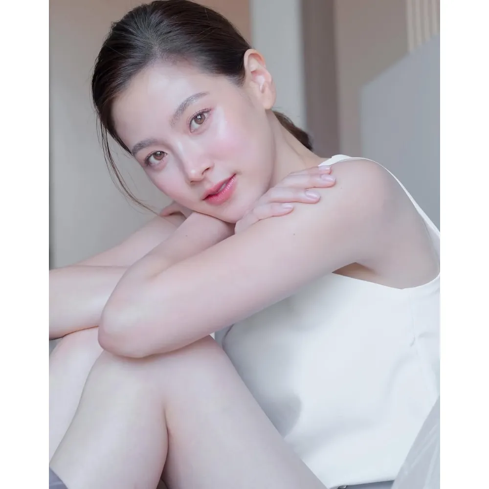 Diễn viên Baifern Pimchanok sở hữu làn da căng bóng "glass-skin".