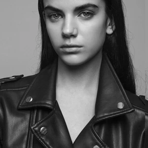 bạn gái Brooklyn Beckham