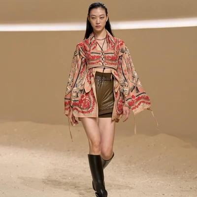 Hermès Xuân/Hè 2026: “Dây cương buông lơi” lạt mềm buộc chặt
