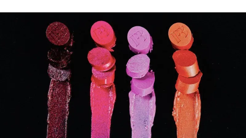 Dòng son nhũ kim tuyến của Fenty Beauty