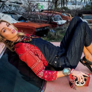 Người mẫu Stella Maxwell chia sẻ bí quyết 