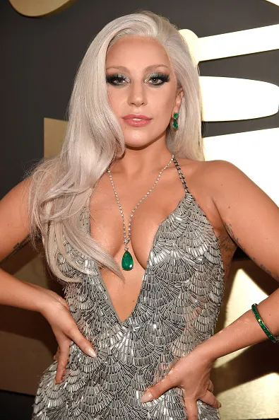 Lady Gaga nổi bật với phong cách trang điểm từ Shiseido tại giải Grammy 2015 