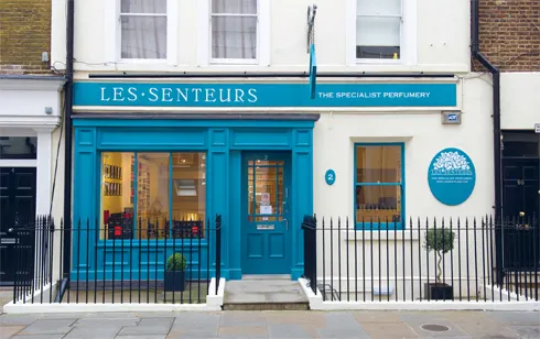 Les Senteurs ra đời năm 1984, là nhà pha chế nước hoa độc lập lâu đời nhất London