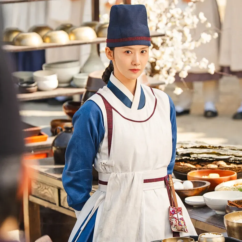 Yoona diện đồ cổ trang 