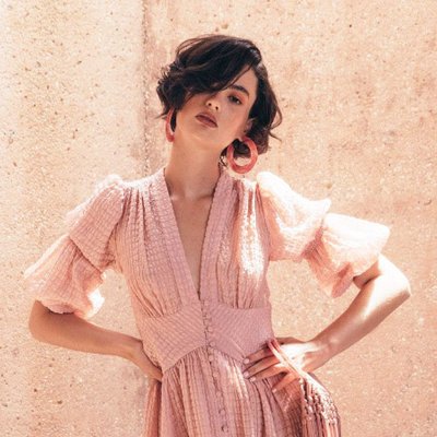 xu hướng mặc đẹp với màu hồng thạch anh rose quartz mùa hè 2020