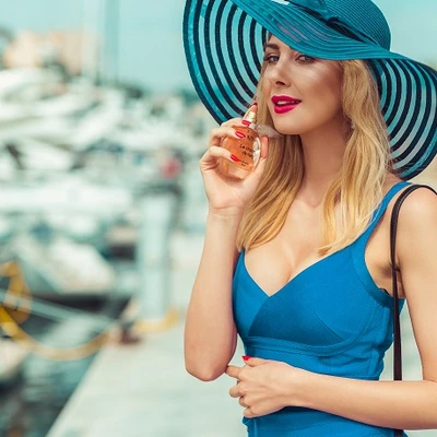 nước hoa ảnh đại diện