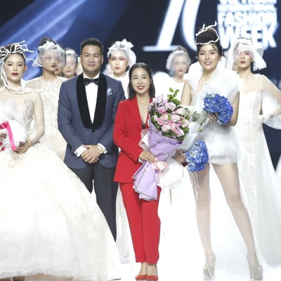 Aquafina Vietnam International Fashion Week - Linh Rin thumbnail