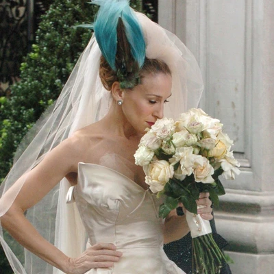 váy cưới Vivienne Westwood cuar Carrie Bradshaw trong Sex and the City