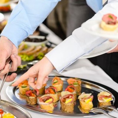 8 điều cần lưu ý khi tham dự tiệc buffet