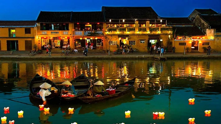 thả đèn hội an 2