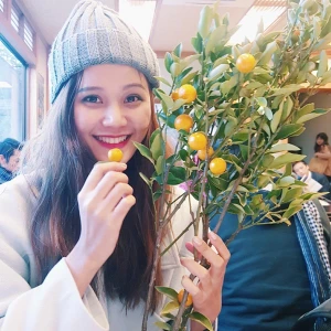 Hương Ly đại diện Việt Nam trình diễn tại show thời trang Nhật Bản