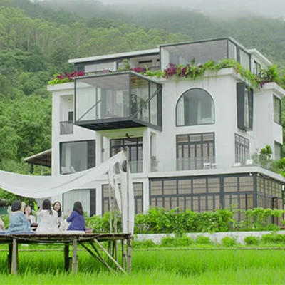 nhóm bạn thân mua nhà sống chung feature