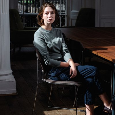 Sally Rooney tiểu thuyết gia thế hệ trẻ