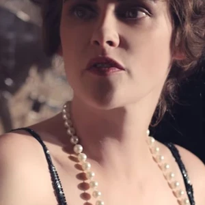 Xem Kristen Stewart hóa thân thành Coco Chanel