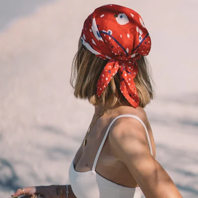 khăn bandana quấn tóc bikini trắng jess kirby feature