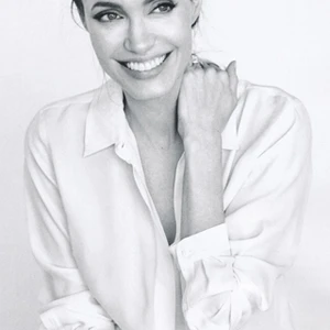 angelina jolie sinh vao thang 5 elle vn