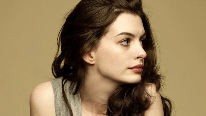 Chọn kiểu tóc ngắn cho mặt tròn