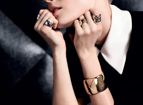 BST nữ trang cao cấp Coco Crush của Chanel cho khách hàng thành thị trẻ tuổi.