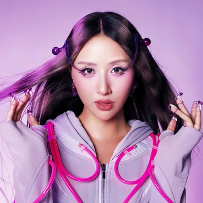 Quỳnh Anh Shyn khoe diện mạo cyberpunk trong hình ảnh quảng bá chương trình Em Xinh Say Hi.