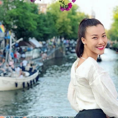 Bí quyết đơn giản mỗi ngày cho làn da Hoàng Oanh luôn toả sáng