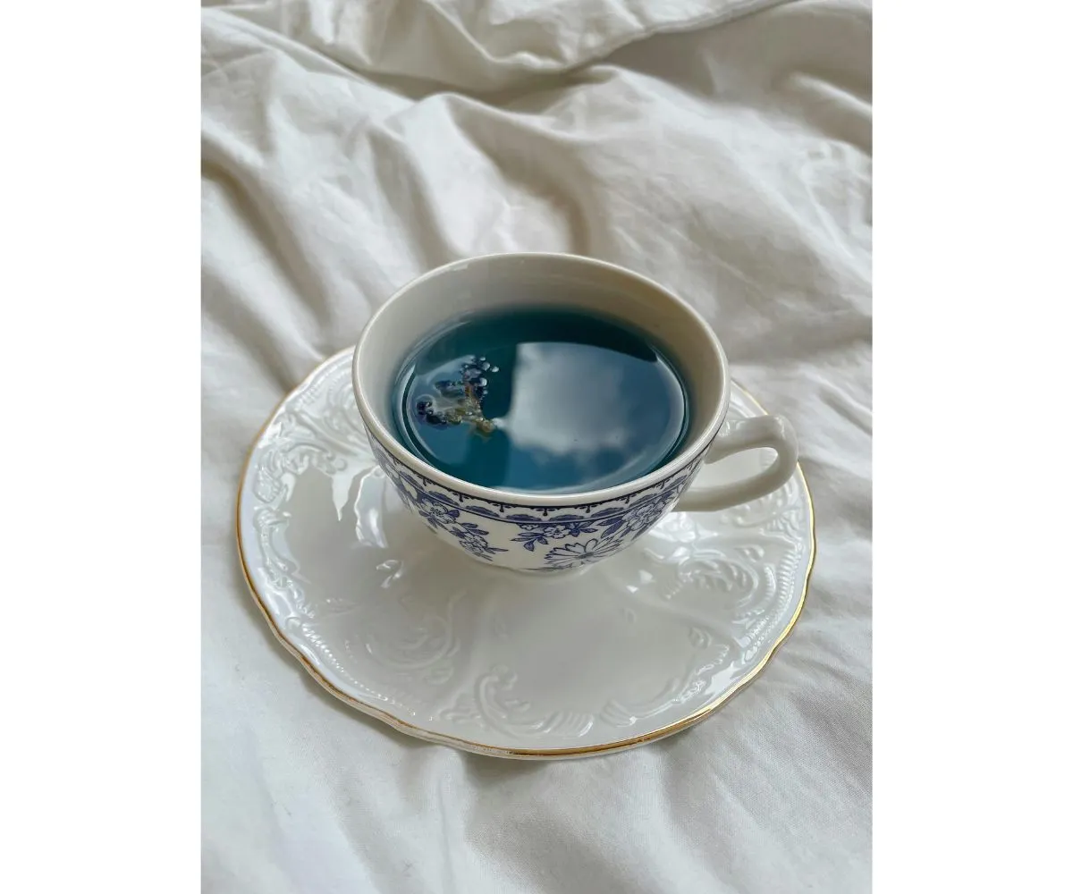Tách trà hoa khô, tứ hoa