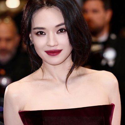 thư kỳ tại thảm đỏ cannes 2025