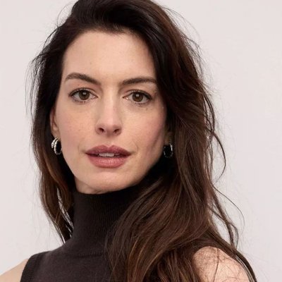 Anne Hathaway tóc bồng bềnh, giải pháp xử lý tóc bạc