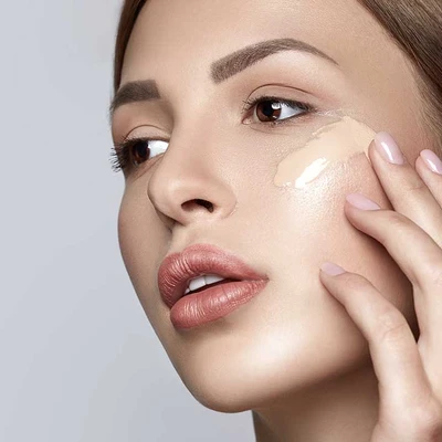 các bước trang điểm nhanh vào ngày nóng ft