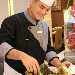 Khách sạn Mövenpick Hà Nội bổ nhiệm bếp trưởng mới elle vn