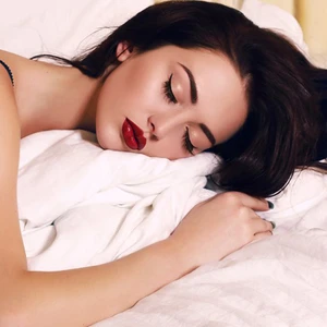 Chăm sóc da mụn tại nhà.