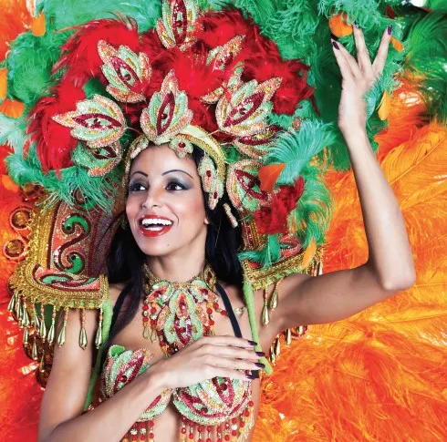 Vũ điệu Samba cuồng nhiệt làm say lòng du khách.